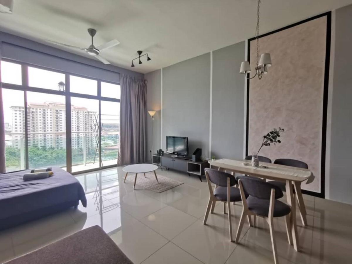 11-Modern Homestay Palazio Lake View Mount Austin Palazio Near Aeon Themepark Toppen Ikea Джохор Бахру Екстериор снимка