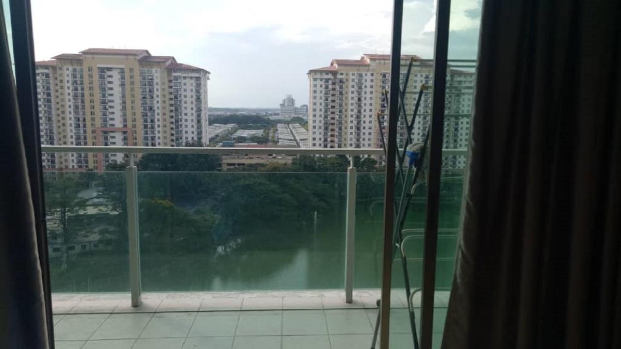 11-Modern Homestay Palazio Lake View Mount Austin Palazio Near Aeon Themepark Toppen Ikea Джохор Бахру Екстериор снимка